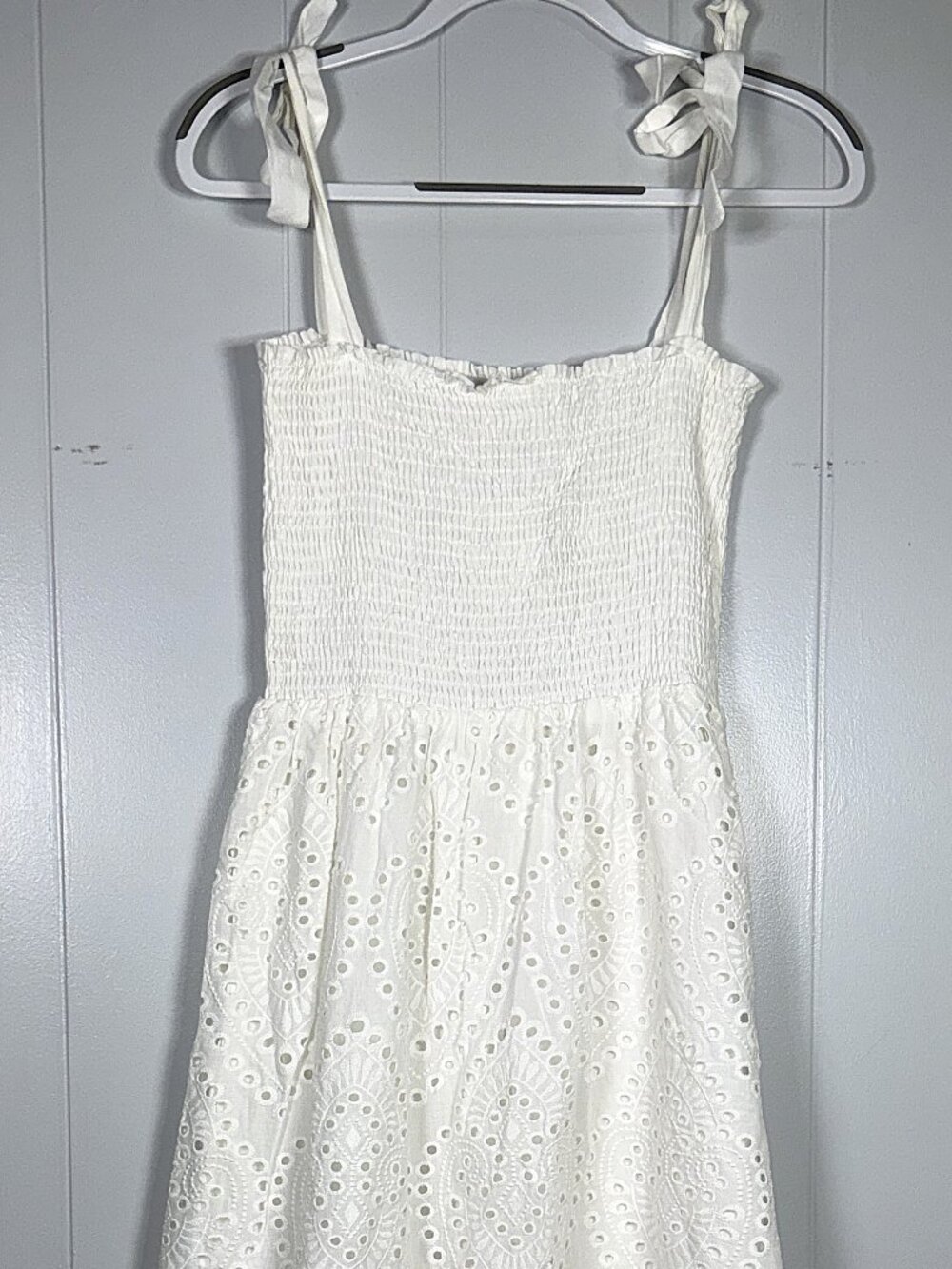 Everly Anthropologie White Smocked Eyelet Scalloped Sleeveless Sundress Dress M